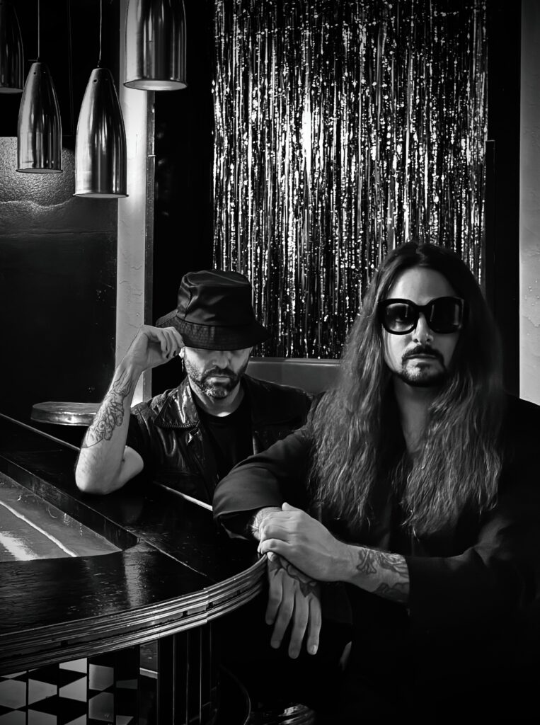 Twin_Noir_03_Photo_Lina_Avair